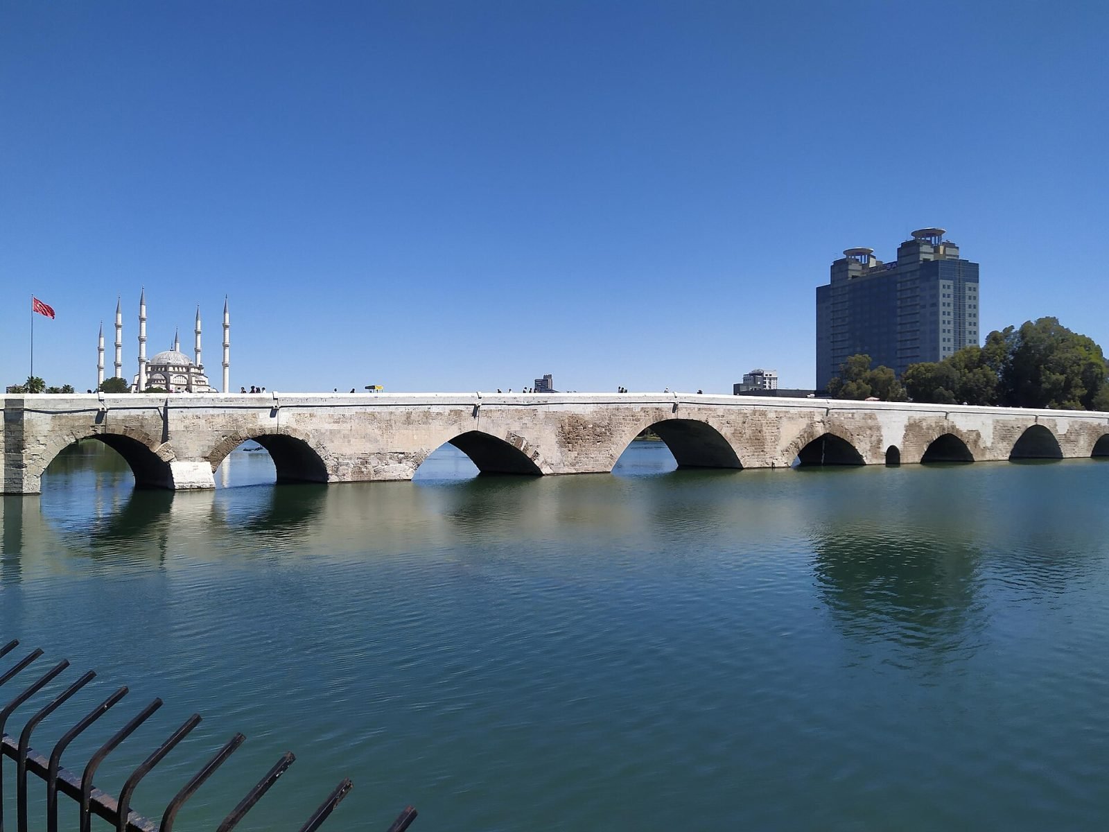 Adana’da bir gün: Taşköprü’den Seyhan kıyısına